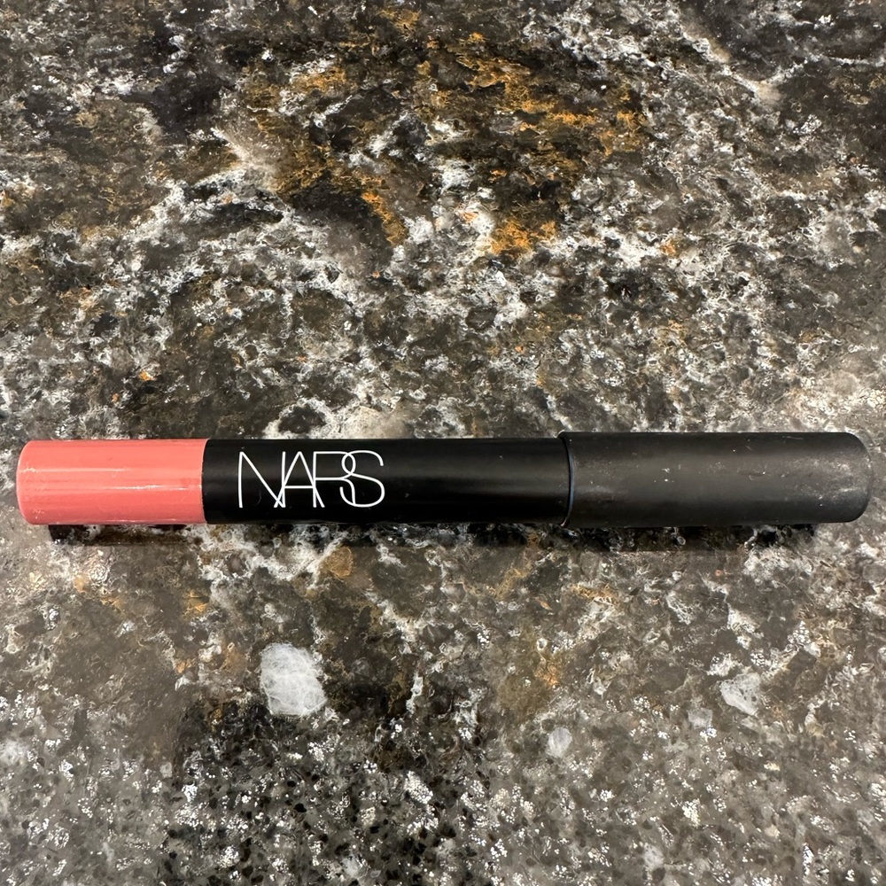 NARS Velvet Matte Lip Pencil in Vicious